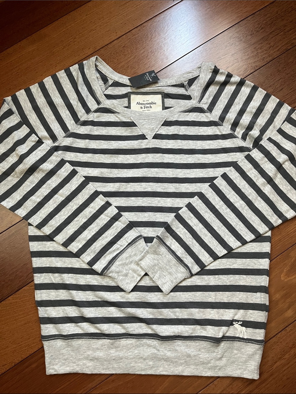 NWT Y2K Abercrombie Moose Logo Striped Sweater